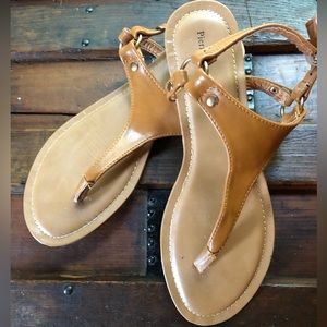 Pierre Dumas tan thong sandals Size 8.5 M